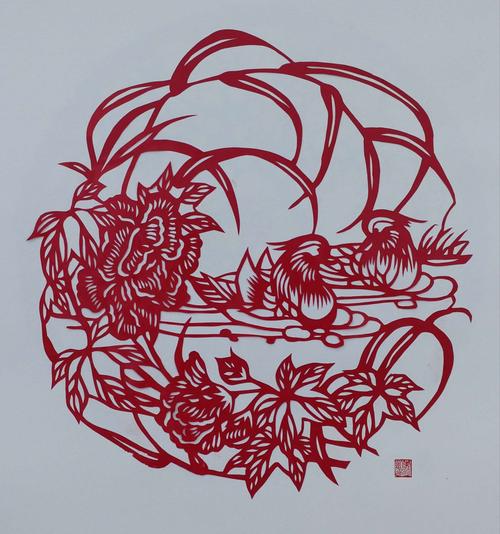 剪纸:《鸳鸯戏水》～2015年6月