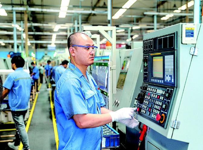 富临精工生产车间一角