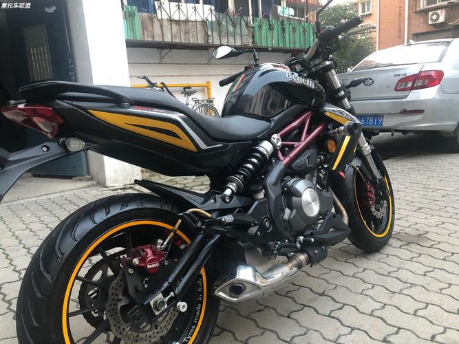16年欧版黄龙300紫红色车架