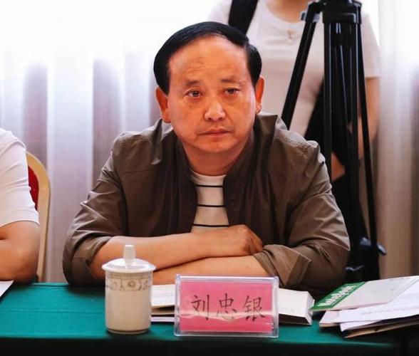 剑阁县人大常委会副主任 剑阁县人民政府副县长 张晓军 剑阁县县委