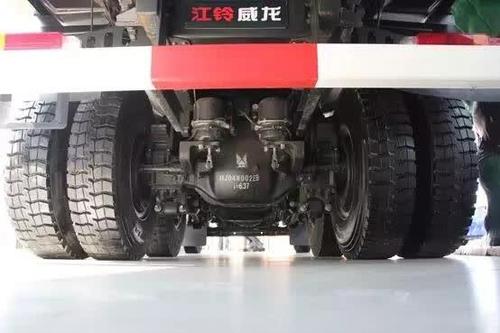 另外,由于工作环境的恶劣,威龙自卸车的配电系统采用pvc拉链管和闭口