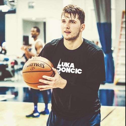 圆领短袖 独行侠卢卡东契奇篮球运动纯棉大码 d77同款