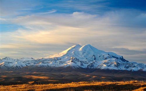 俄罗斯最高的山-自然风光壁纸 浏览:2923