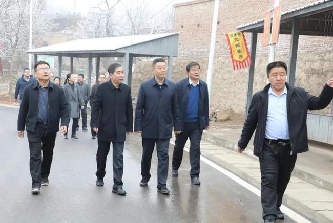 阳曲县县委副书记,县长李京京,副县长刘冬及相关部门负责人陪同调研