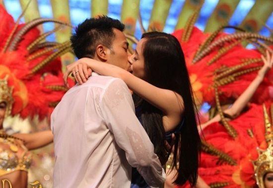 杨幂刘恺威公布婚讯明年1月8日完婚