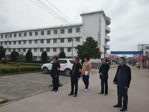涡阳石弓镇督查校园安全为开学复课保驾护航