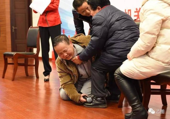 男子被拐40年,元宵节与亲人团聚跪地痛哭
