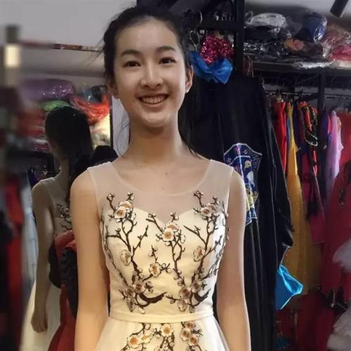 浙艺学生王一诺获中国超级模特奖
