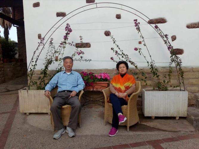 陈美萍和家人及好友与同学的足迹