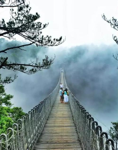 向右滑动查看神仙居美景