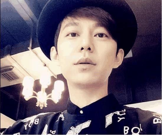 何炅家庭背景被扒,难怪那么低调,原来是受家庭环境影响