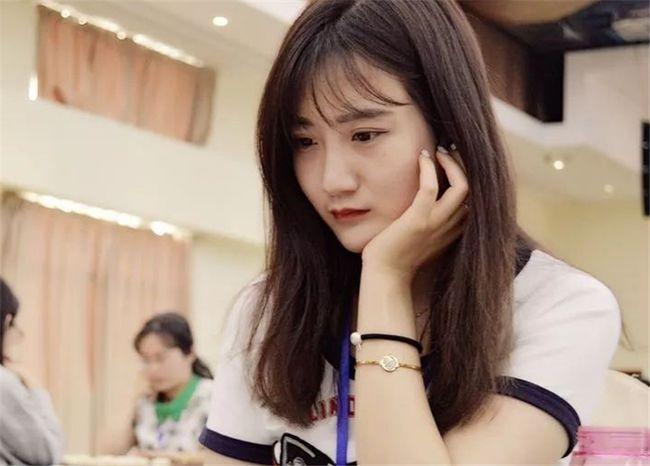 水平还行王天一?中国象棋第一人亮相ks,自嘲水平一般没粉丝
