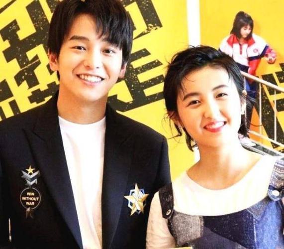 原创张子枫有黏她哥哥?到了影形不离的程度,彭昱畅:快把我妹带走!