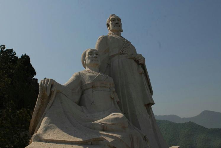成为佳话的介子推与母的铜像雕像