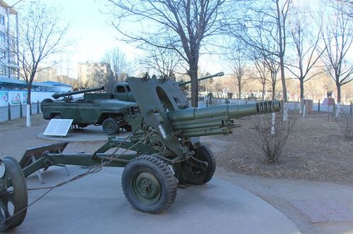 我国仿制过的这款意大利炮,m56驮载105毫米榴弹炮,专门出口创汇