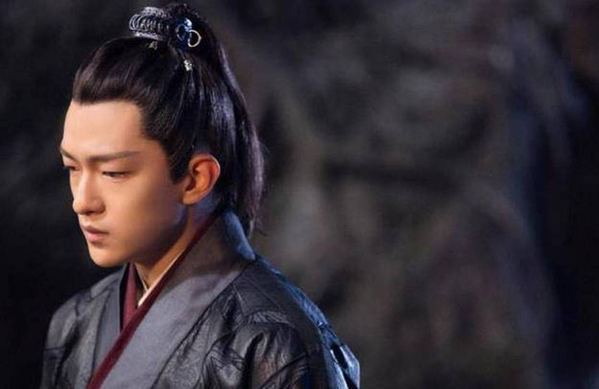 原创 《长歌行》男主屈楚萧被换,吴磊上位,背后竟是剧组在造势