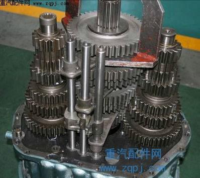 重汽变速箱总成的拆装