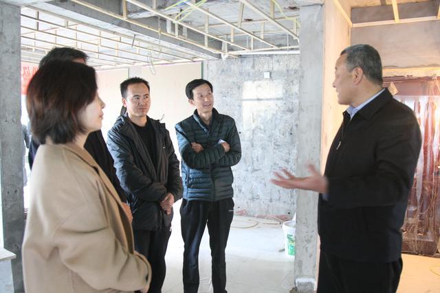 董强专题调研城市党建工作