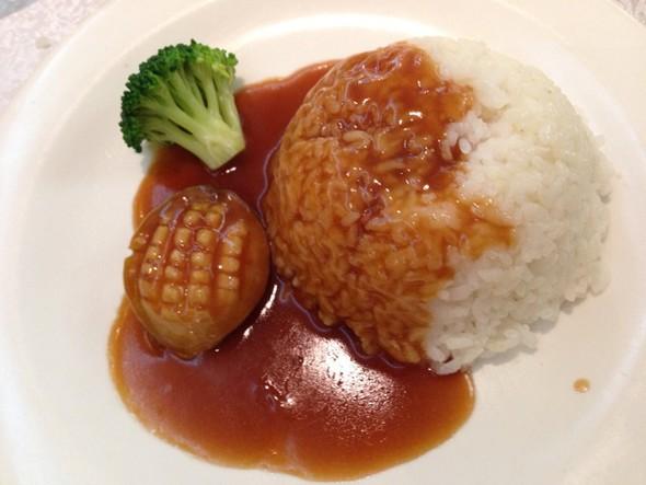 汁猪油饭是一道菜品,主料是 a target="_blank" href="/item/米饭