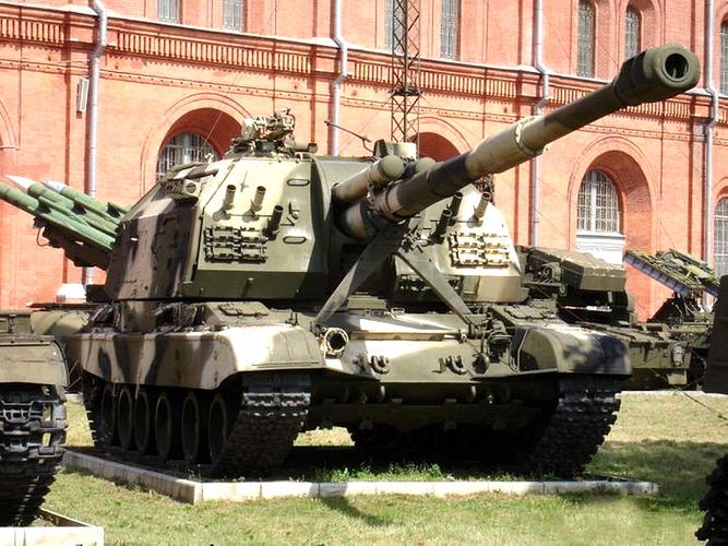 俄罗斯2s19型152毫米榴弹炮