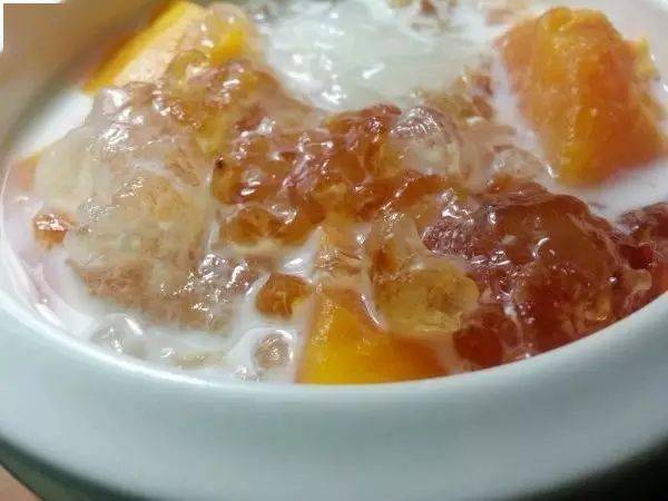 桃胶吃法大全,让你皮肤水当当,嫩到掐出水!_牛奶