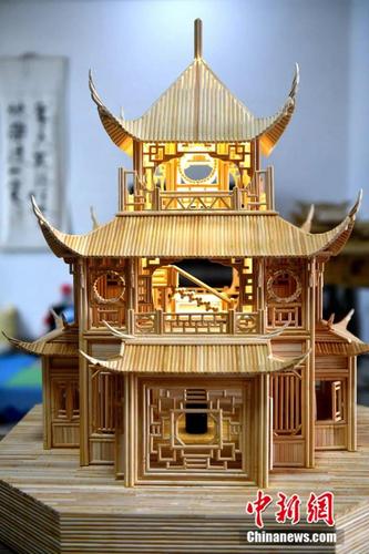 从演员到网红 他用5200根筷子搭古建筑模型吸粉无数