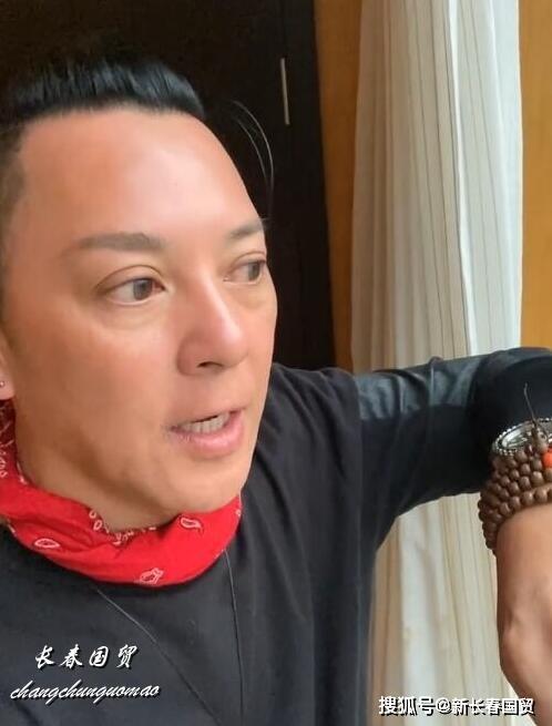 58岁莫少聪近照曝光 发际线上移颜值下降,隐退后热衷公益