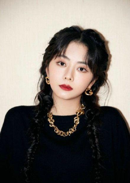女明星的发型宇宙的尽头是双马尾