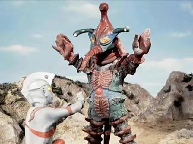 艾斯奥特曼vs希波利特星人因为艾斯的四位哥哥被困在高格达行星作为
