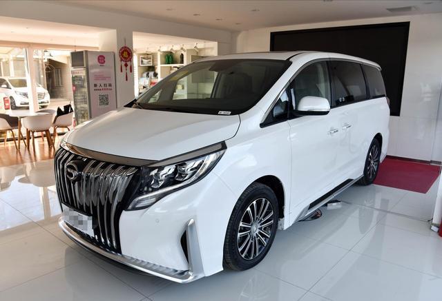 国产mpv中的"埃尔法",2.0t 8at,落地18万,新款传祺m8