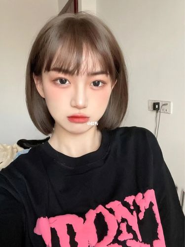 减龄时尚短发,显白混血奶茶色_短发_显白_减龄_奶茶色