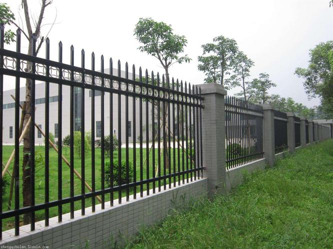 四川围墙锌钢护栏厂家