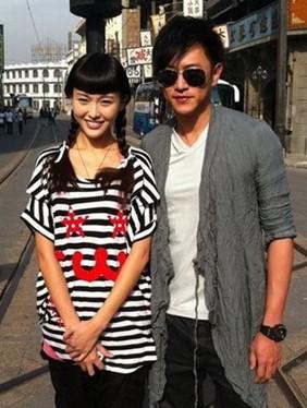 唐嫣罗晋公布恋情 两人亲密热吻照流出惊呆众人