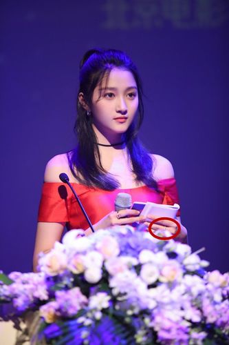 当关晓彤扎起头发,被她这个秘密吓到了!