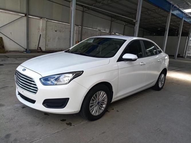 【常州】2018年2月 福特 福睿斯 1.5l 舒适型 白色 手自一体