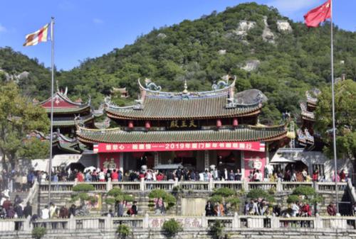 厦门人气最旺的寺庙,享有"千年古刹"美誉,门票还免费