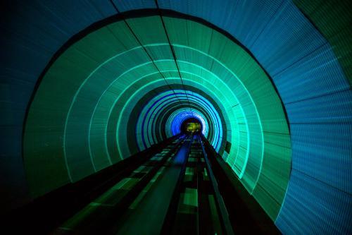 穿越时空隧道简笔画