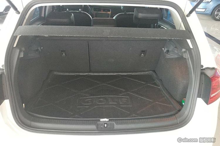 大众高尔夫后备箱