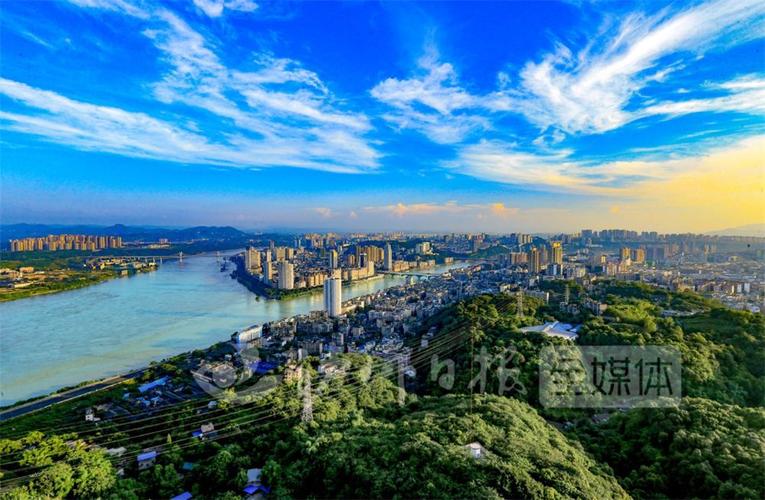呈现 此次播出的城市形象短片 为10秒版 将呈现泸州两江交汇城市远景