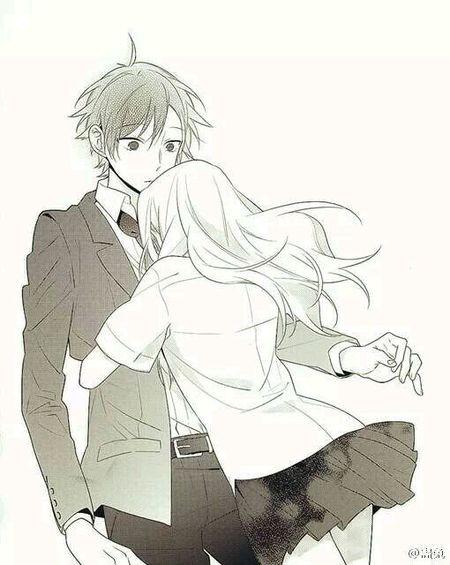 急求:像这种动漫男生抱女生或者女生抱男生的图片!