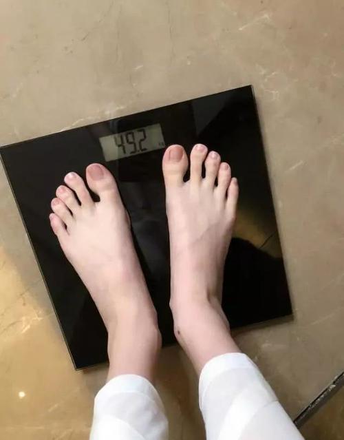 女生称体重可爱图片 (第1页)