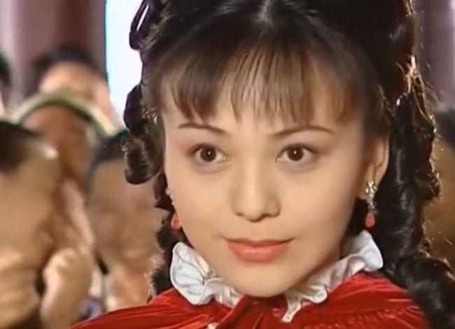 《情深深雨蒙蒙》20年了,以当今审美,10位女演员谁最好看?