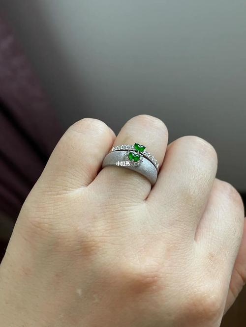 翡翠帝王绿爱心戒指_翡翠_戒指_钻石镶嵌_18k金_时尚