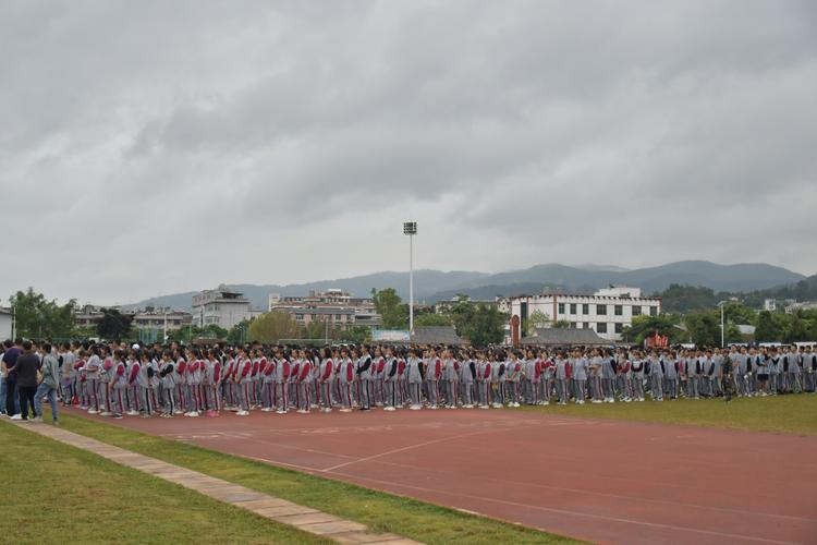 防患于未然 写美篇 时间:2020年10月16日 地点:普洱中学高中部校园
