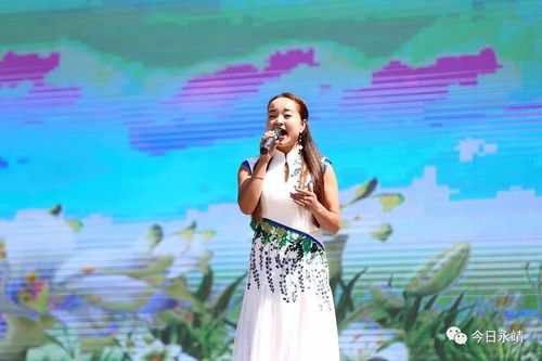 青海花儿"百灵鸟"吴玉兰在演唱