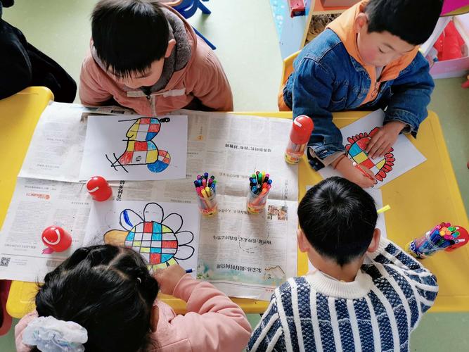 蒙德里安格子画——四棚中心幼儿园大一班《创意格子画》