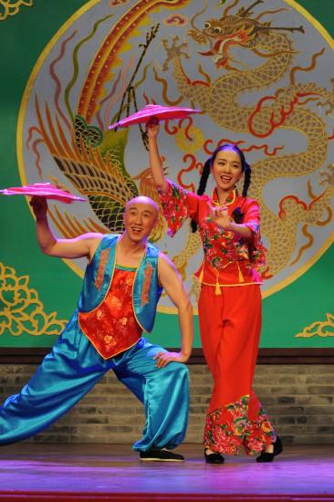 二人转经典片段《小拜年》被闫学晶,杨光唱嗨了!