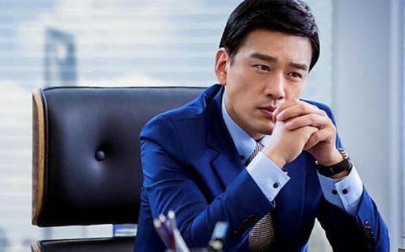 "宝藏大叔"王耀庆:台上是总裁,台下为省房租"被迫"娶妻