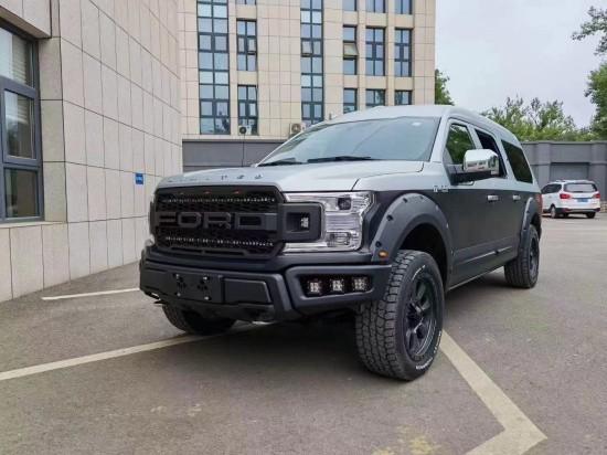 5tt双涡轮组成,值得一提的是新款福特勇猛者配置了10速变速箱.