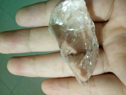 捡了一块透明石头